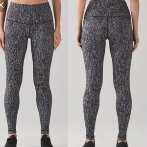 Lululemon Athletica leggings size 2-4/ 28’ inseam